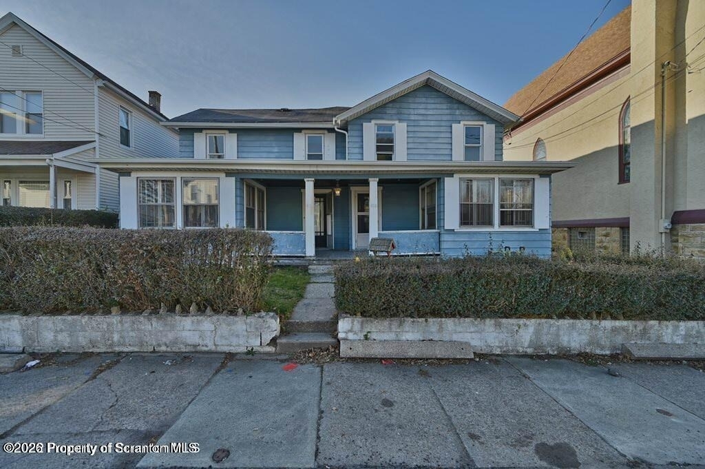 418 E Market Street - Photo 0