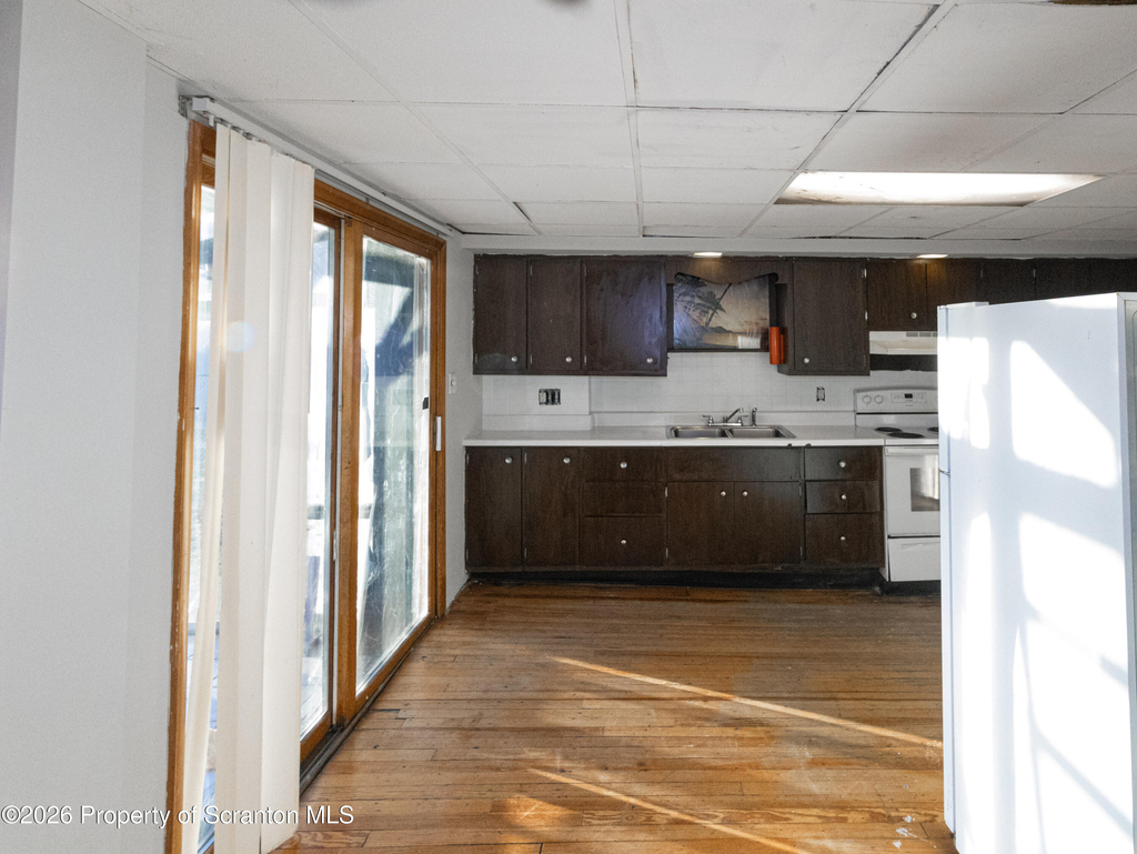 418 E Market Street - Photo 10