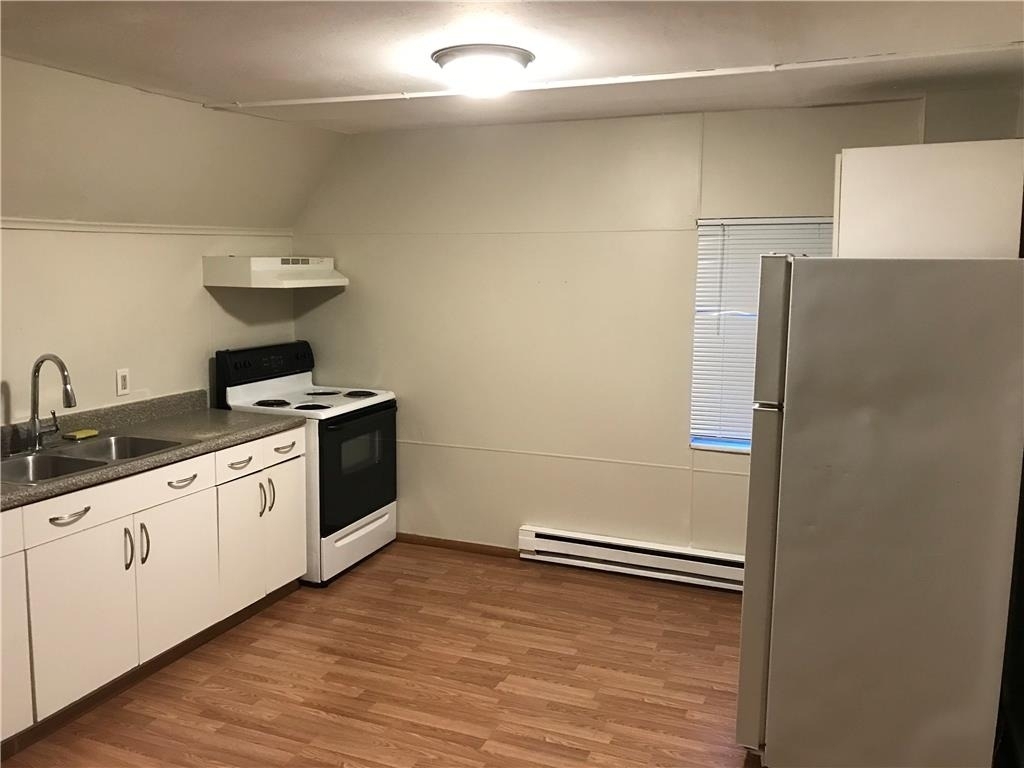 738 E 4th Street - Photo 2
