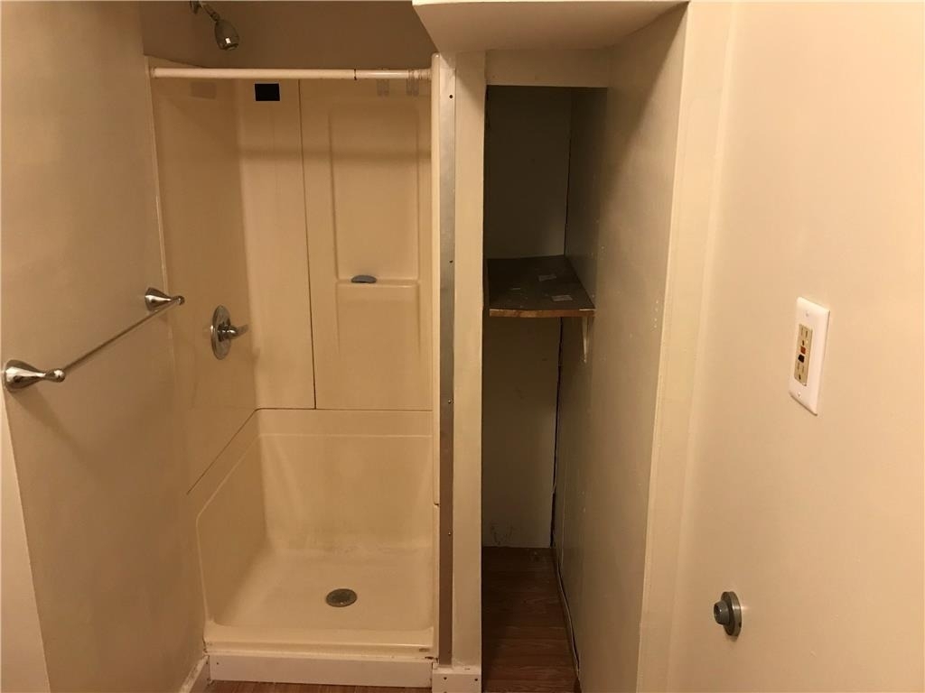 738 E 4th Street - Photo 4