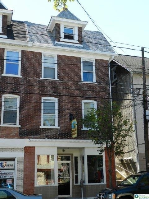738 E 4th Street - Photo 0