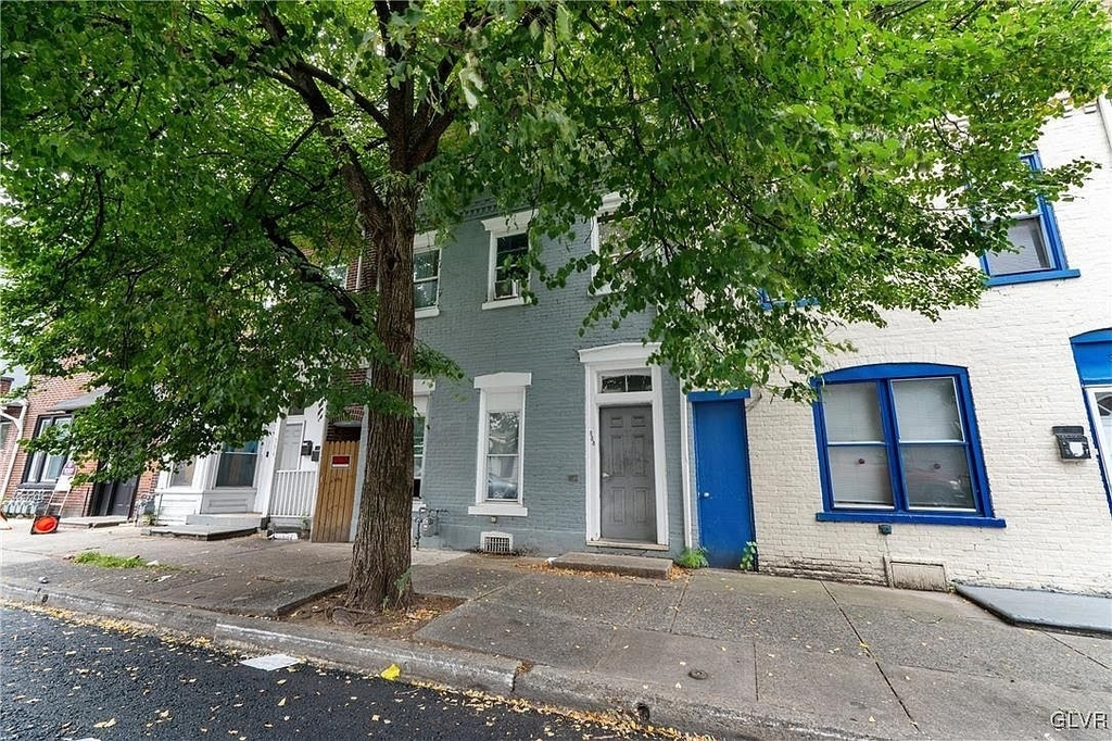 338 N 2nd Street - Photo 0