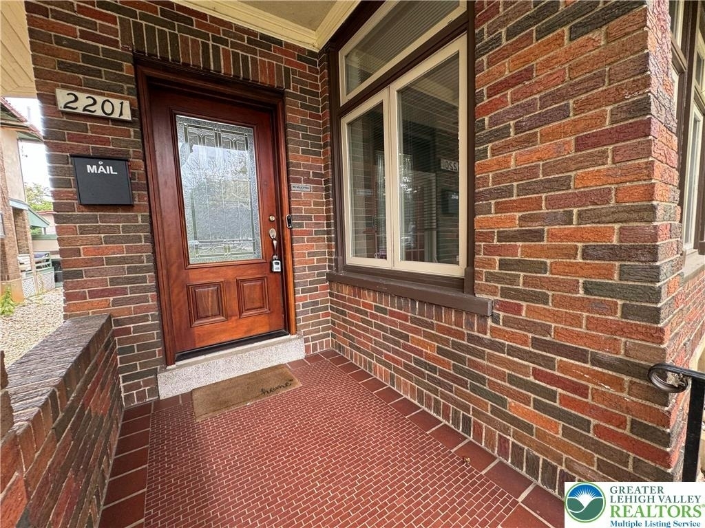 2201 W Gordon Street - Photo 3