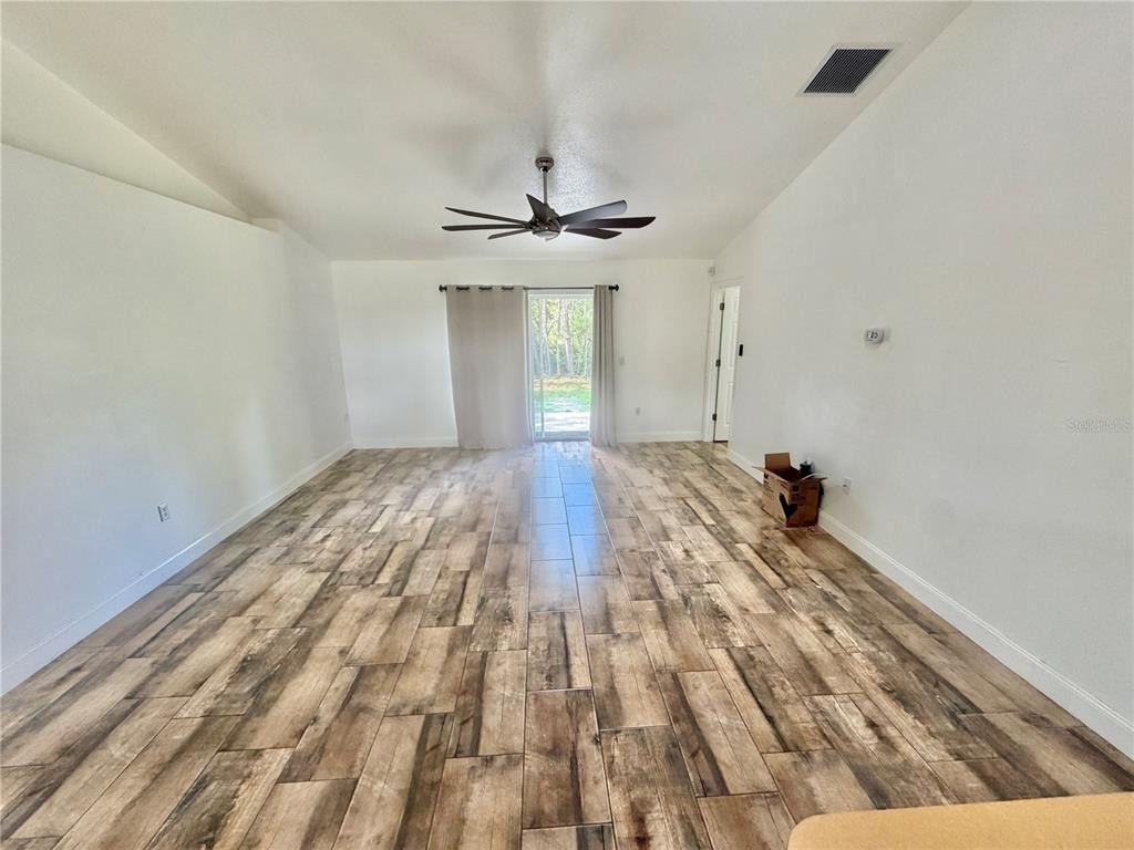 1230 Silverdale Street - Photo 3