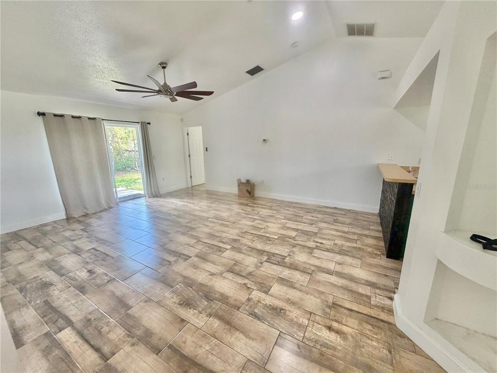 1230 Silverdale Street - Photo 5