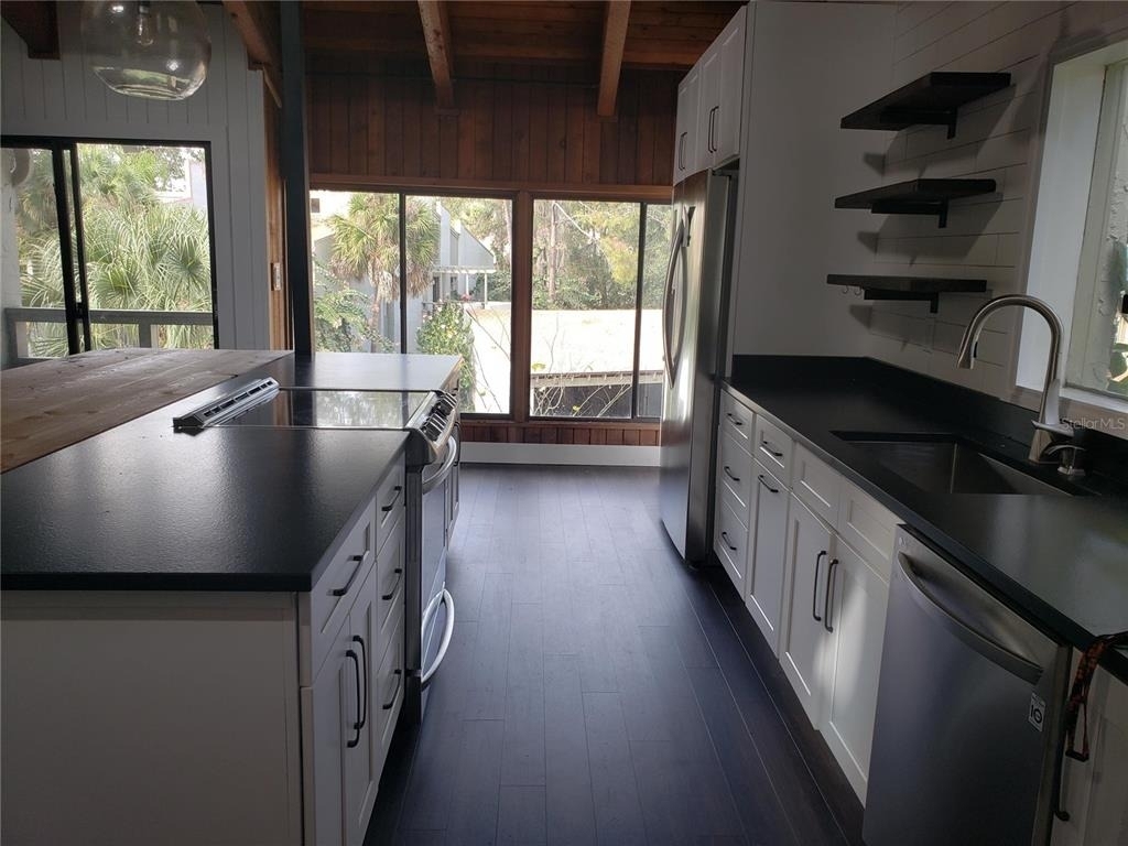 205 Fairway Drive - Photo 2