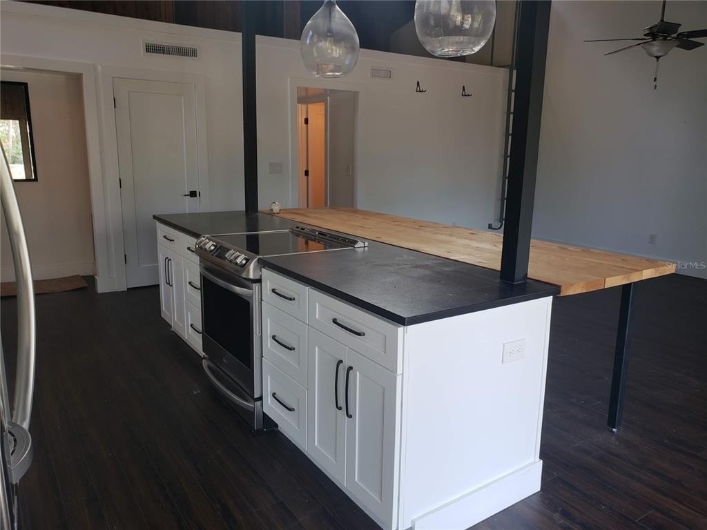 205 Fairway Drive - Photo 3