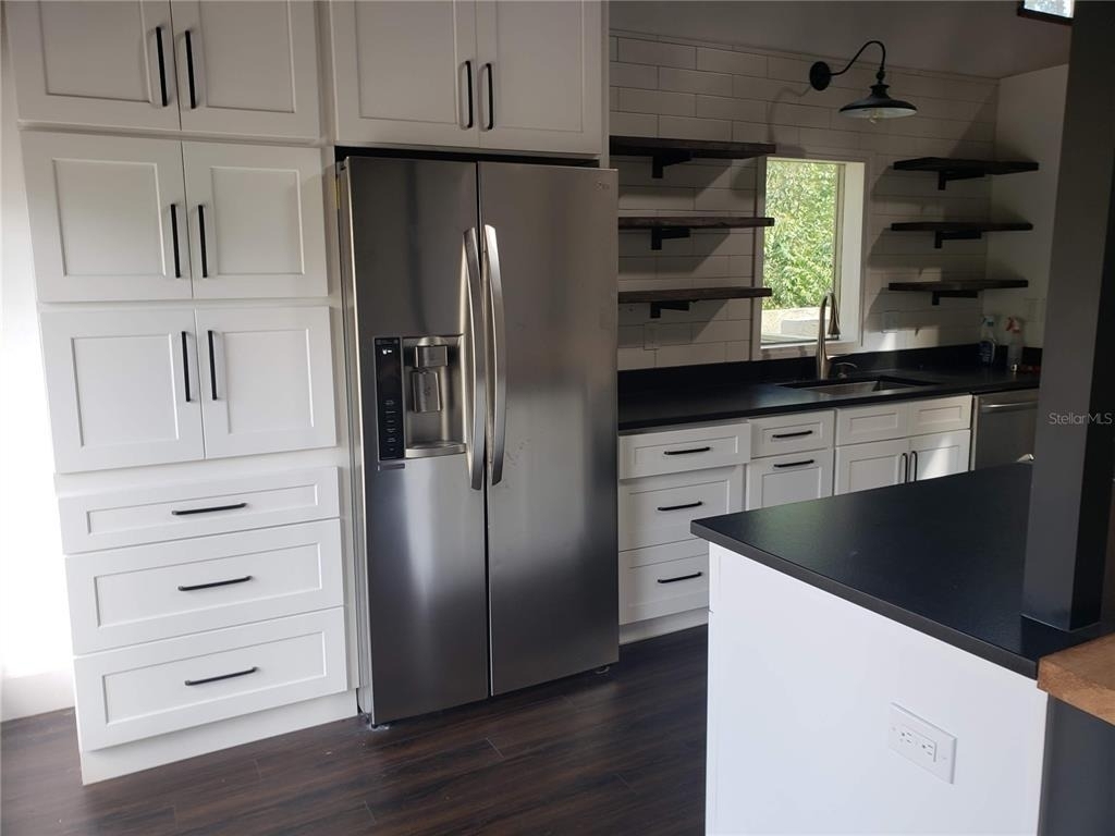 205 Fairway Drive - Photo 4