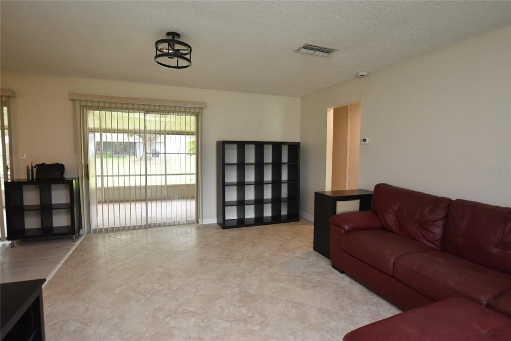 4825 Loretta Lane - Photo 10