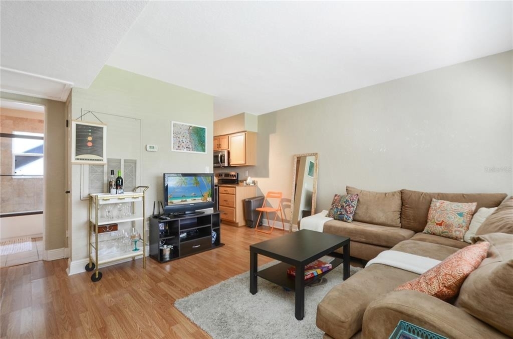 225 E New Hampshire Street - Photo 2