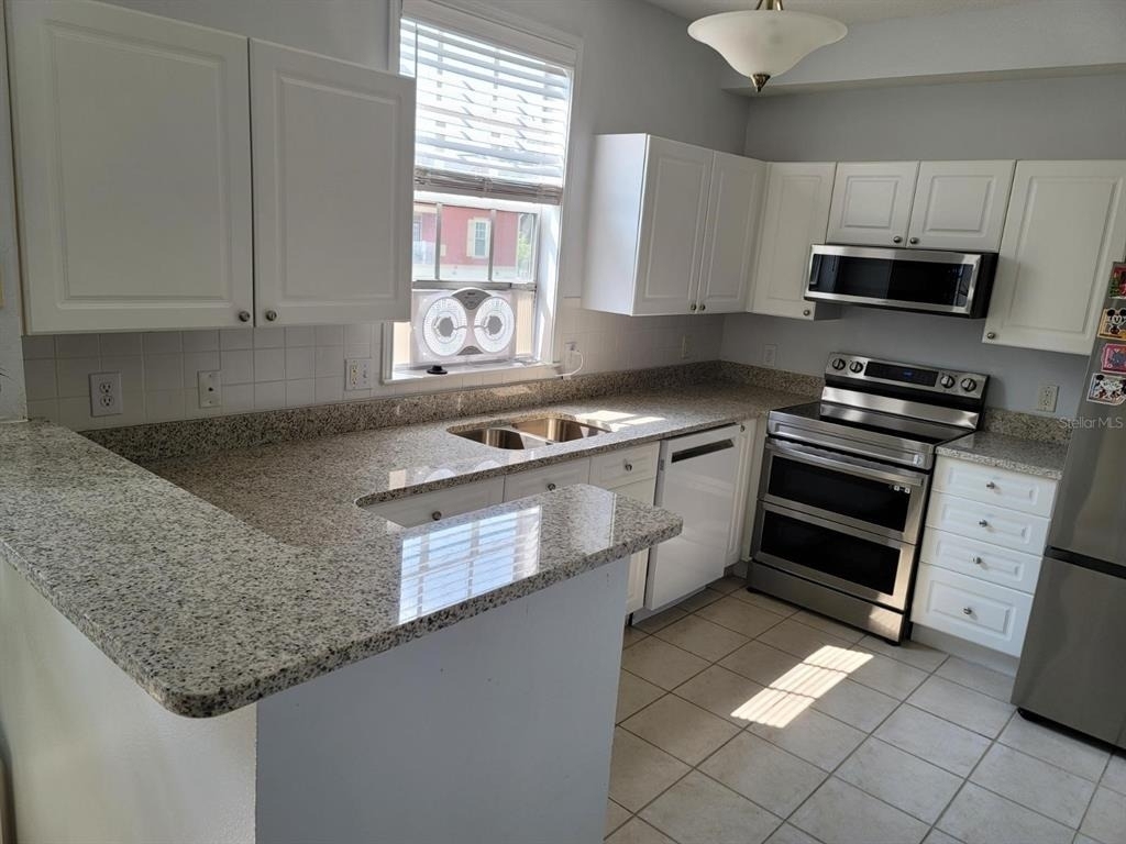265 Goldenrain Drive - Photo 3