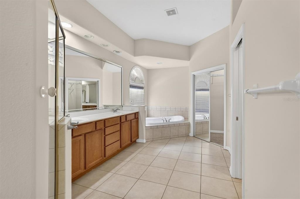 8506 Saint Marino Boulevard - Photo 18