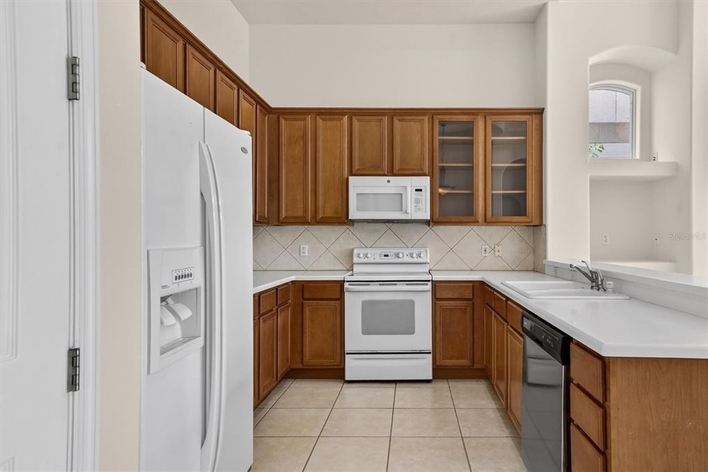 8506 Saint Marino Boulevard - Photo 12