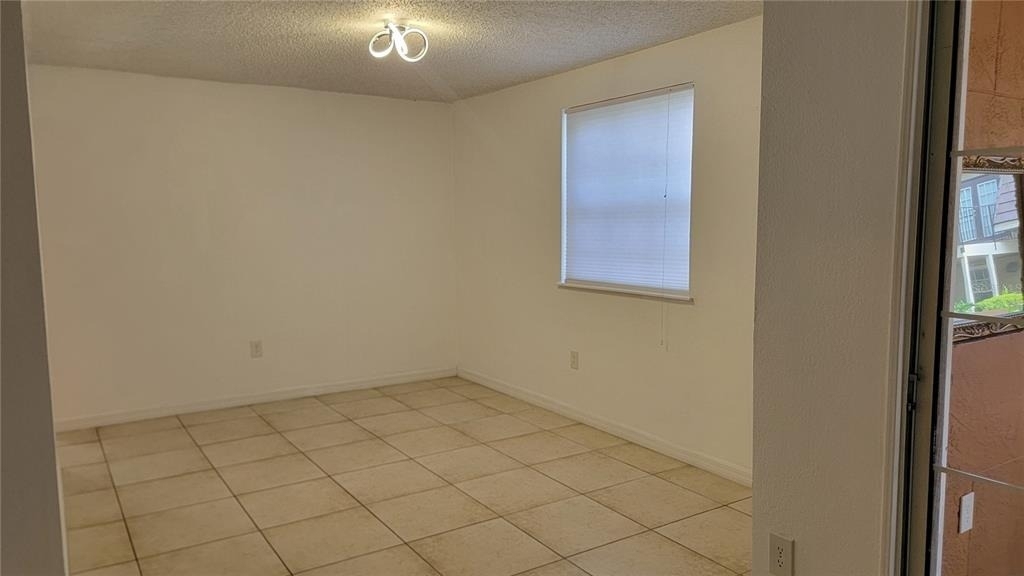 4023 Versailles Drive - Photo 7