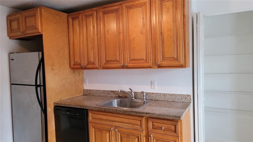 4023 Versailles Drive - Photo 3