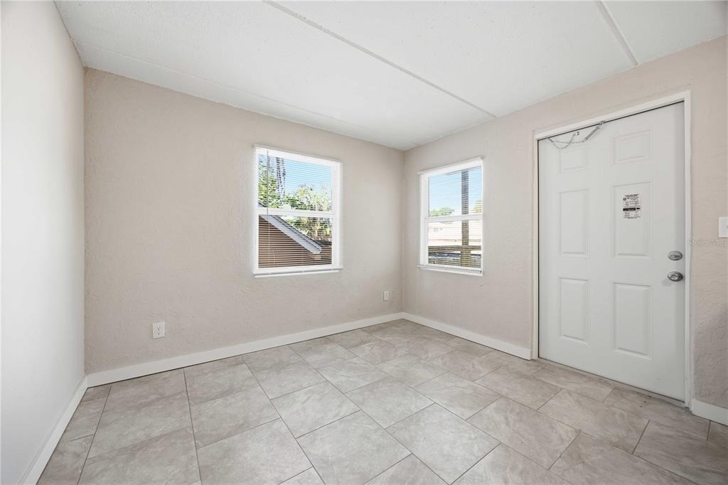 419 Grapefruit Avenue - Photo 3