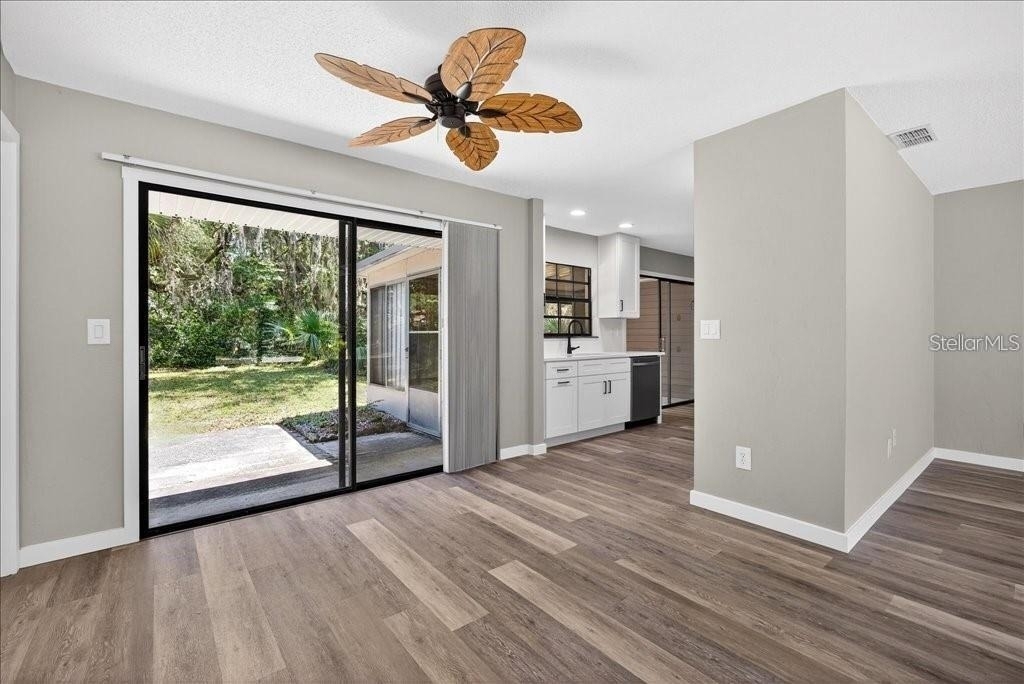 8 Blare Drive - Photo 4