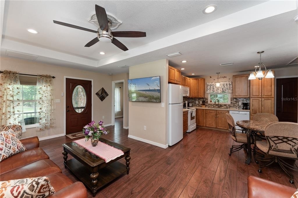 3241 Tropicaire Boulevard - Photo 4