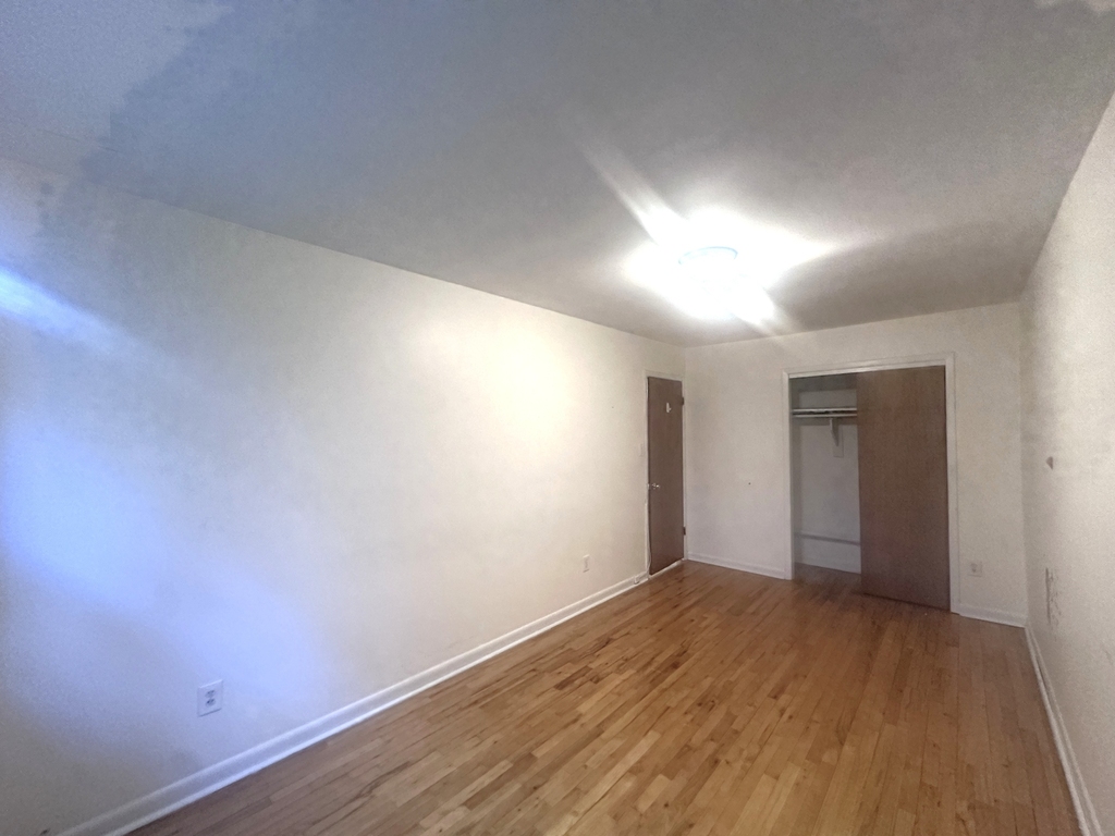 83-24 Talbot Street - Photo 6