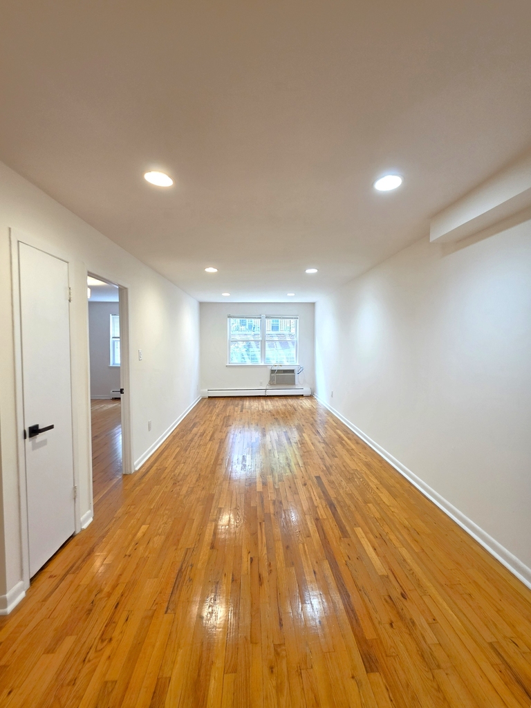83-24 Talbot Street - Photo 5