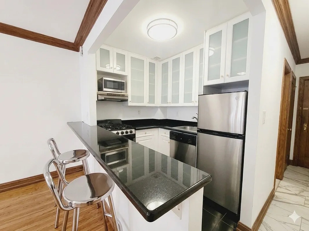 238 East 36th Street - Photo 1
