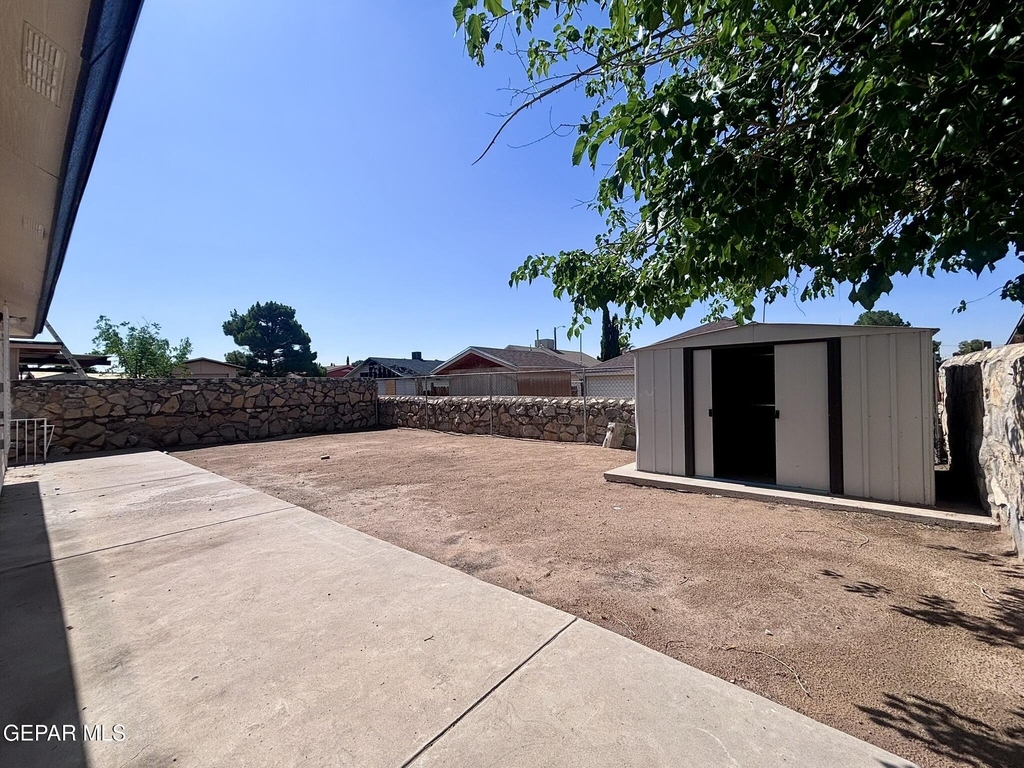 11924 Kings Guard Drive - Photo 1