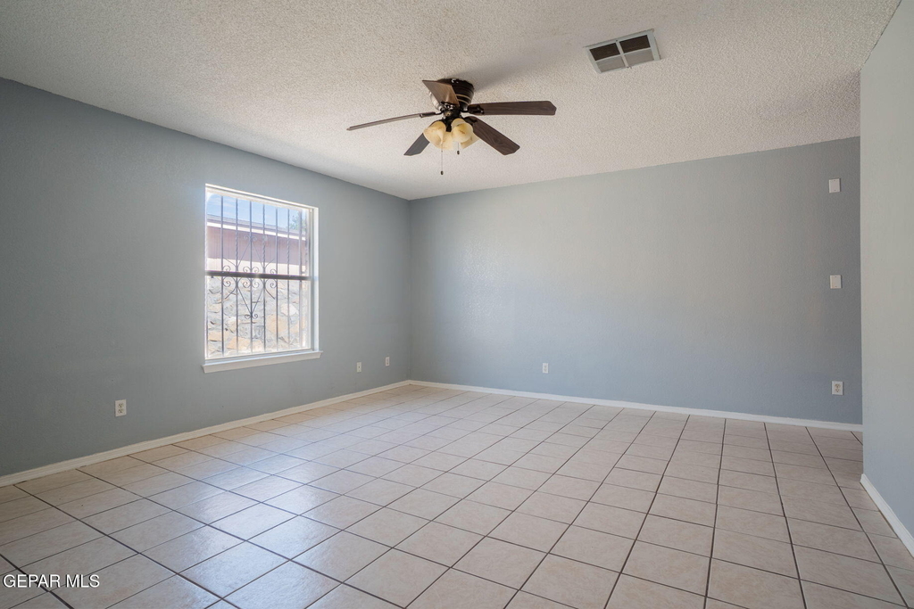 11924 Kings Guard Drive - Photo 7