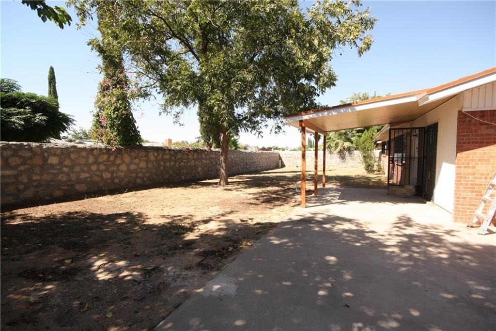 10804 Gloster Court - Photo 18