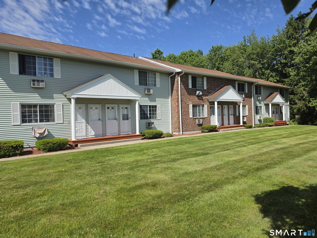 25 Lisa Court - Photo 0