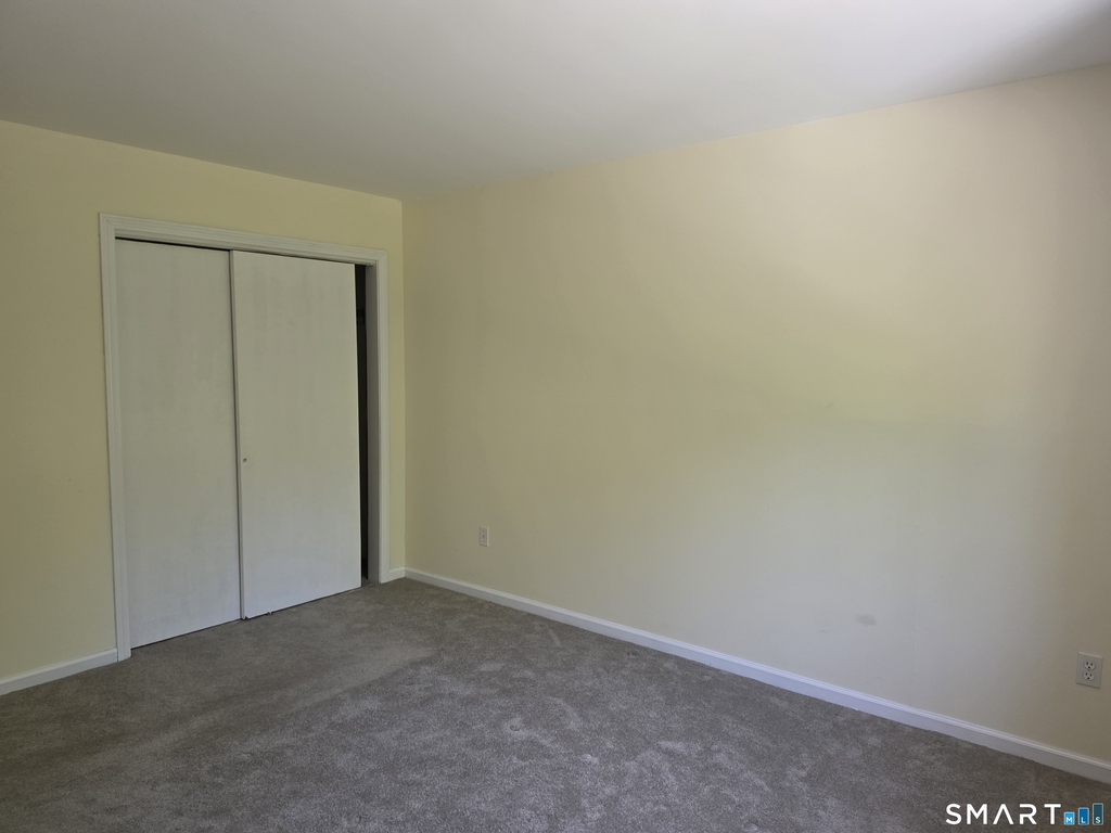 25 Lisa Court - Photo 6
