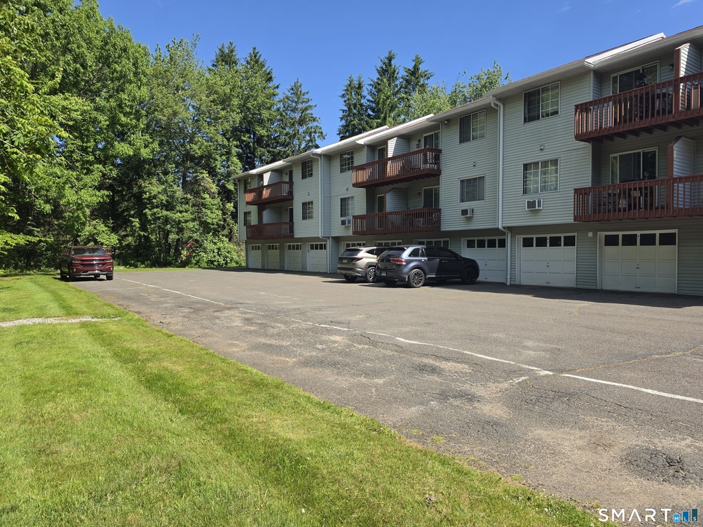 25 Lisa Court - Photo 3