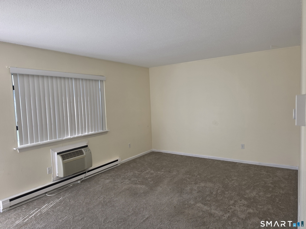 25 Lisa Court - Photo 8