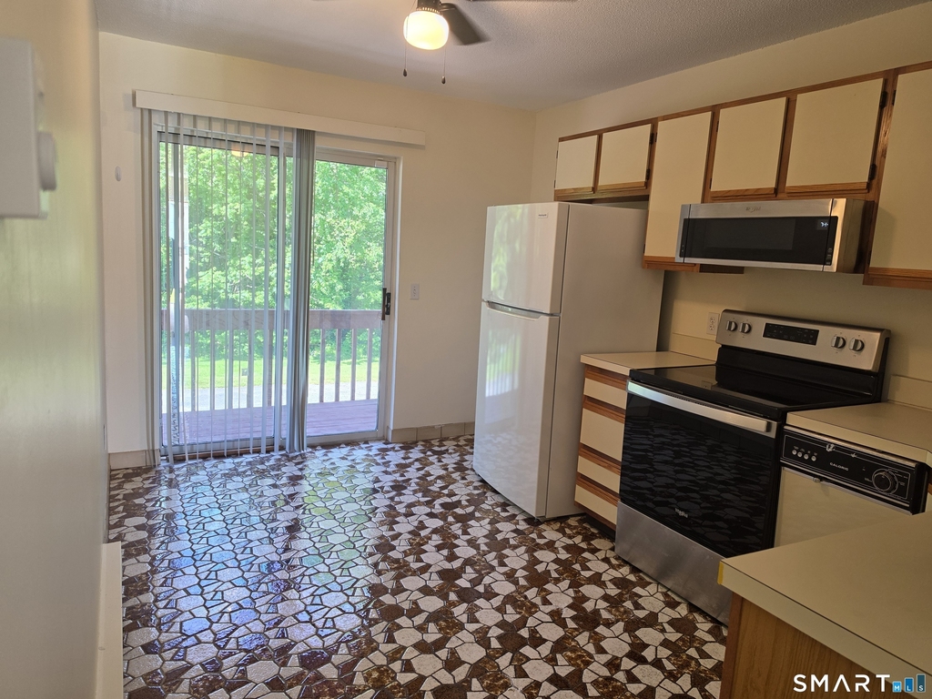 25 Lisa Court - Photo 2