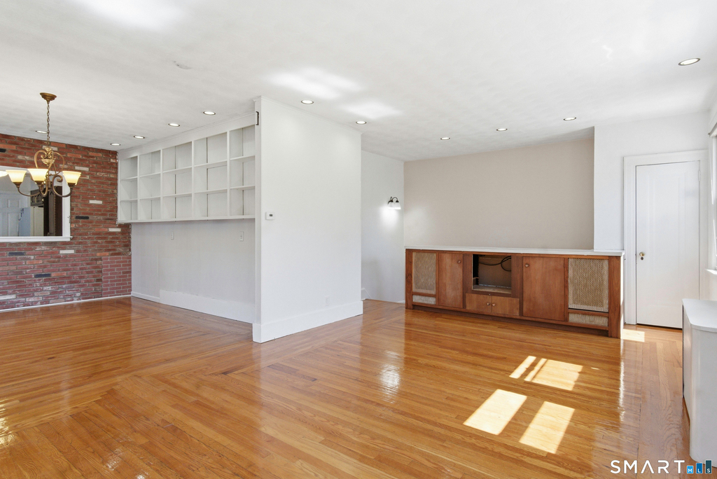 30 Coram Street - Photo 2