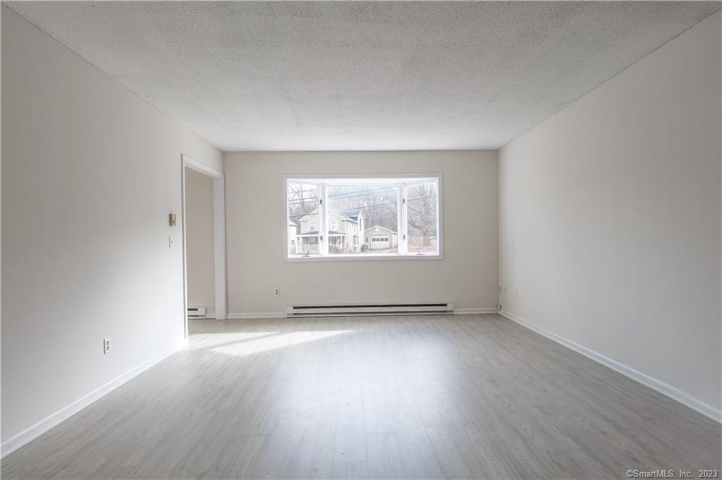 22 Maple Avenue - Photo 2
