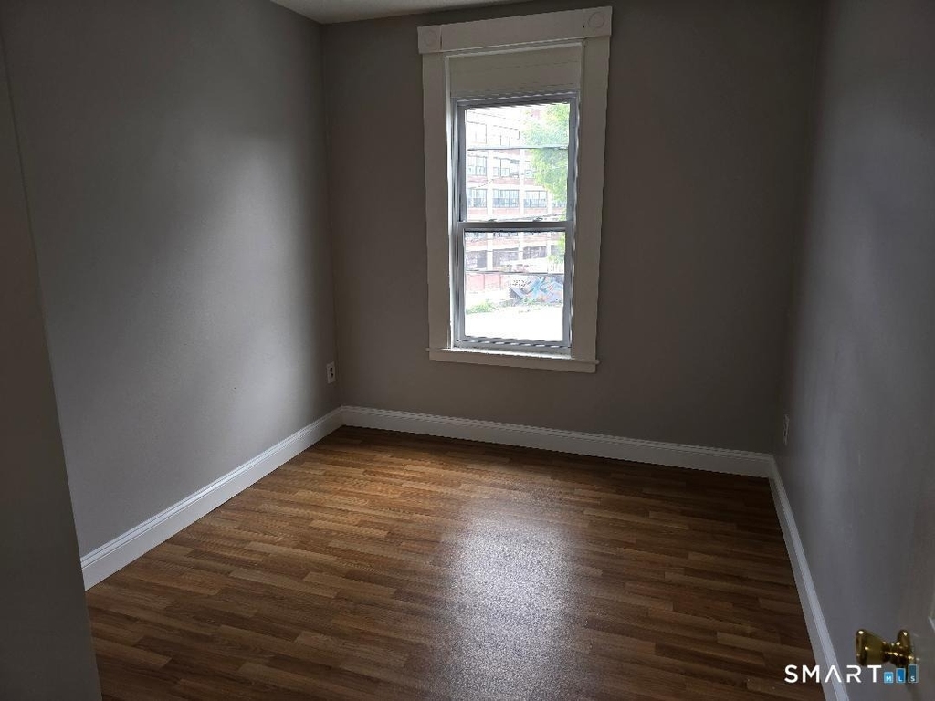 5 Hill Street - Photo 5