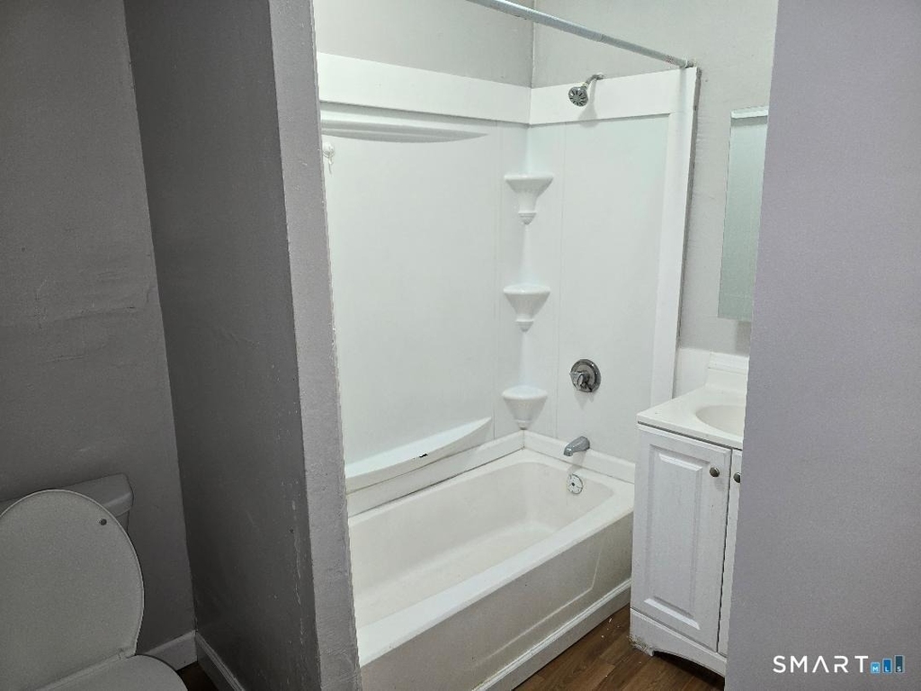 5 Hill Street - Photo 3