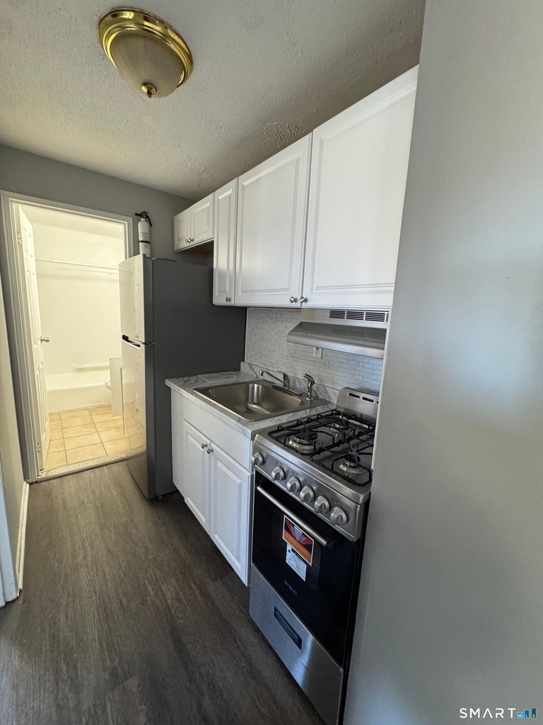 129 Black Rock Avenue - Photo 0