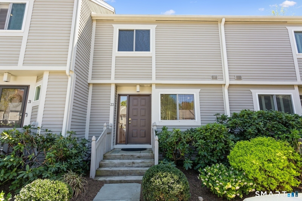 33 Strathmore Lane - Photo 0