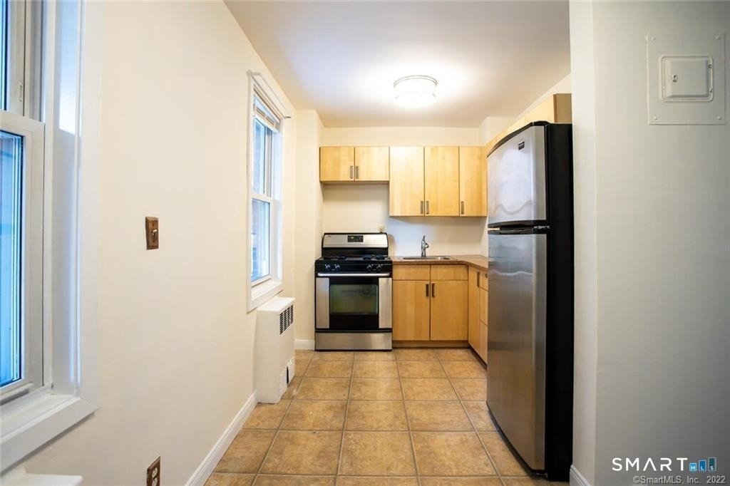 700 Summer Street - Photo 2