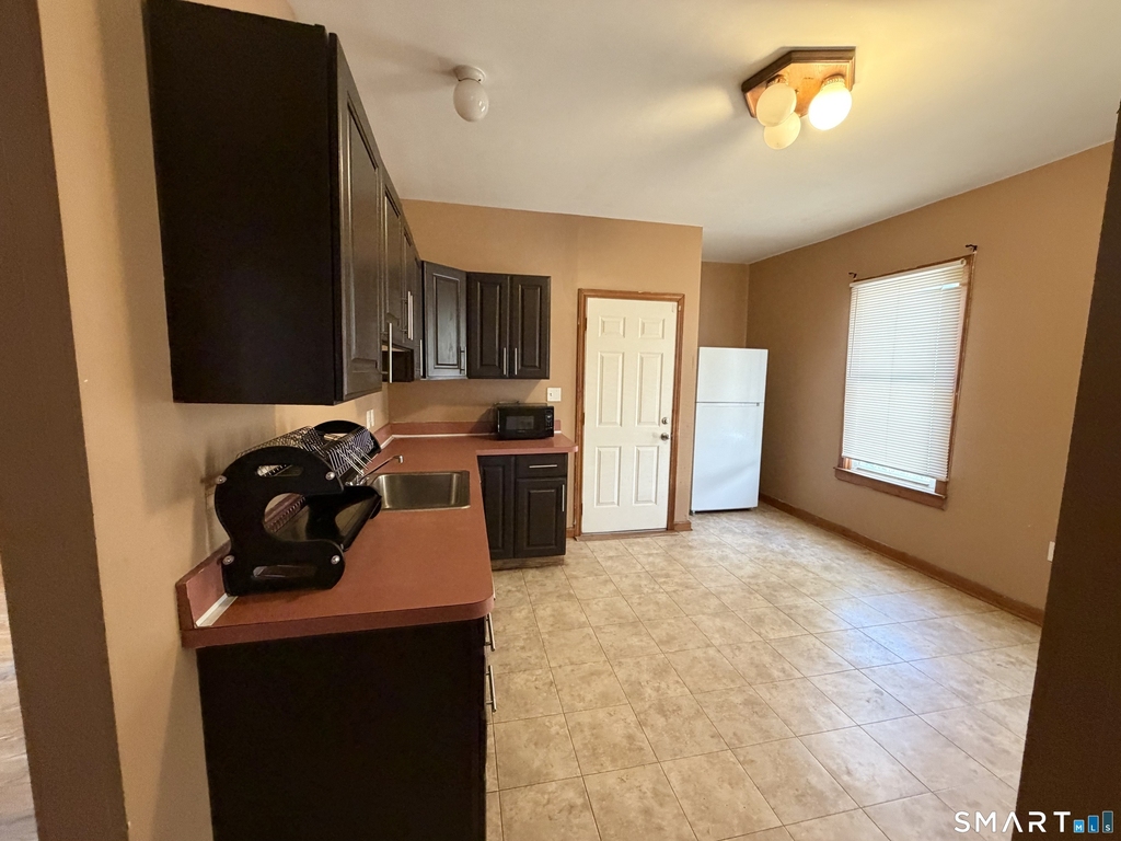 1662 Fairfield Avenue - Photo 3