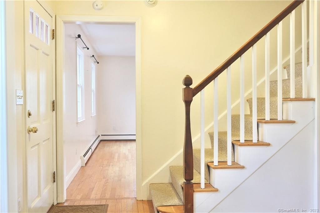 16 Dawn Lane - Photo 2