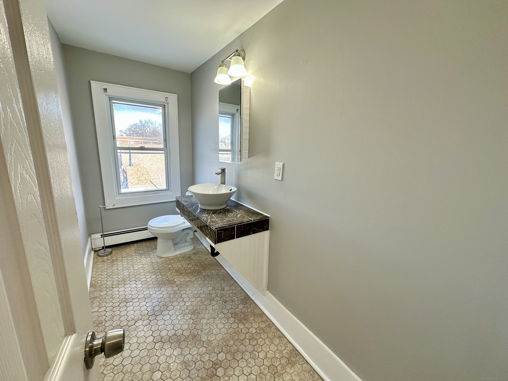 2683 Fairfield Avenue - Photo 2