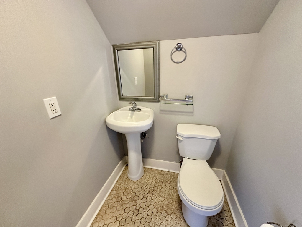 2683 Fairfield Avenue - Photo 3
