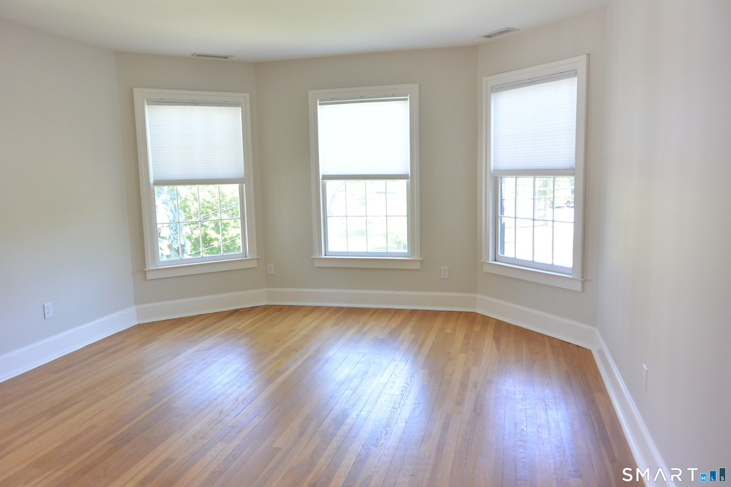 83 South Avenue - Photo 4