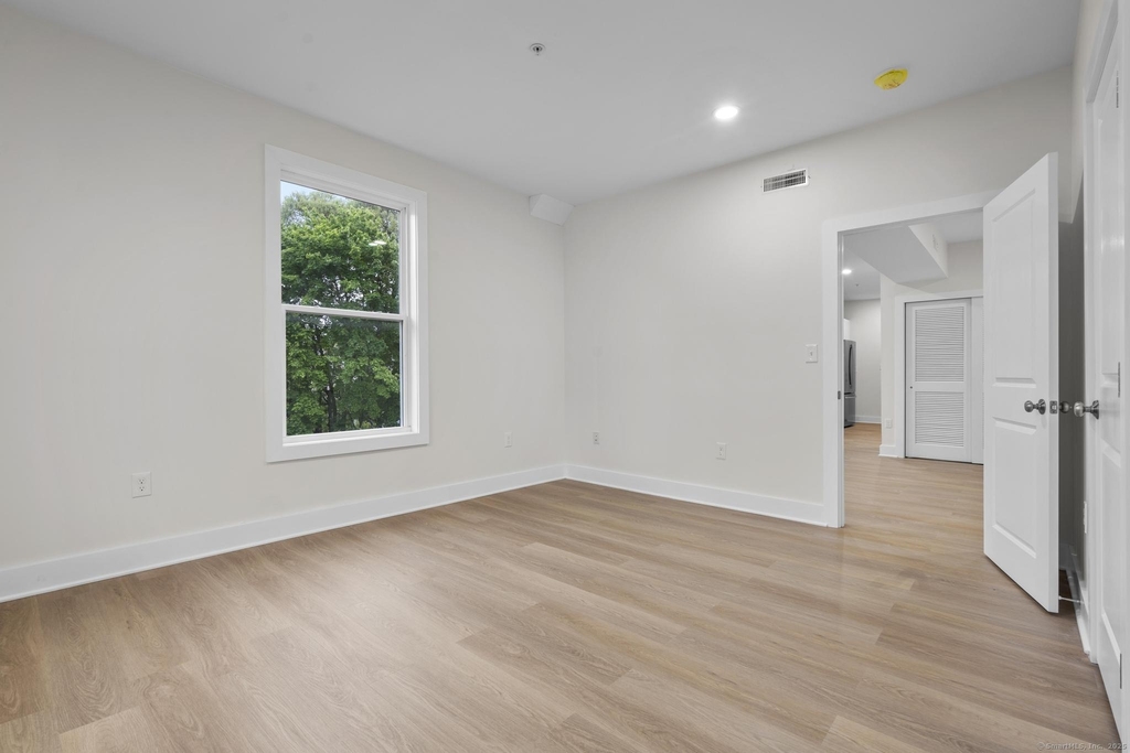 1546 Chapel Street - Photo 8