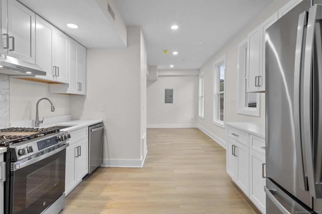 1546 Chapel Street - Photo 0