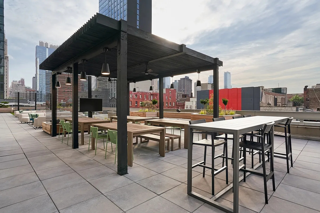 West 47th Street - Photo 9