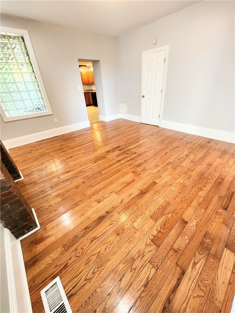 6064 Butler St - Photo 3