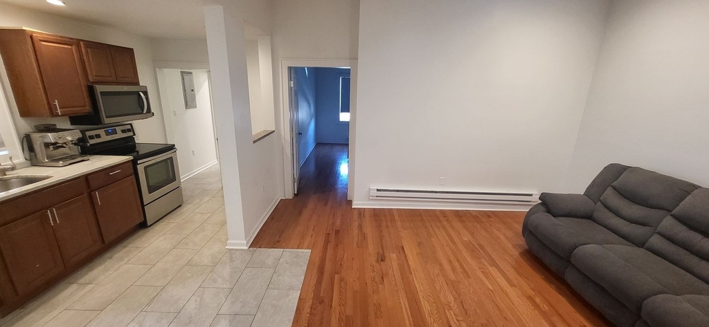 605 Farragut Street - Photo 1